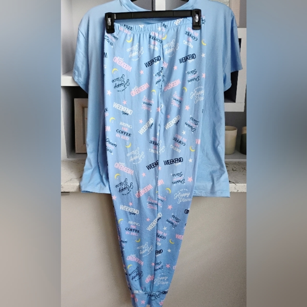 Women's Weekend Blue Sleep Tee & Joggers Pajama Set  Various Sizes NWT - Picture 8 of 15